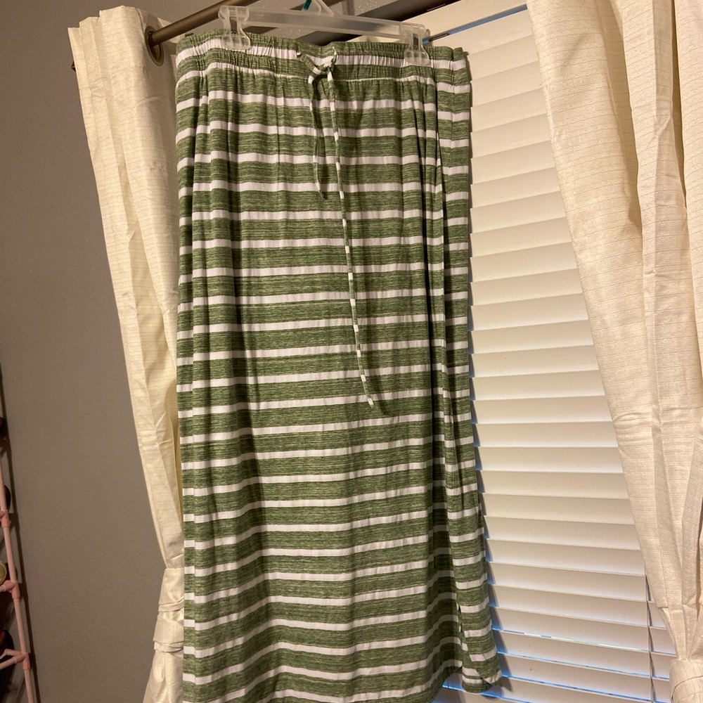 Green and white maxi skirt